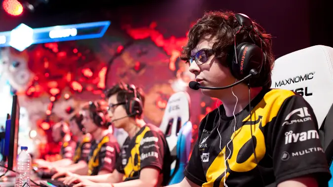 heroesesportsdignitas_header