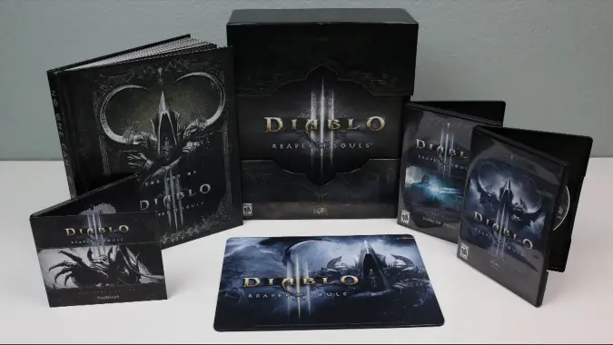Diablo 3 Reaper of Souls Collectors Edition box and contents